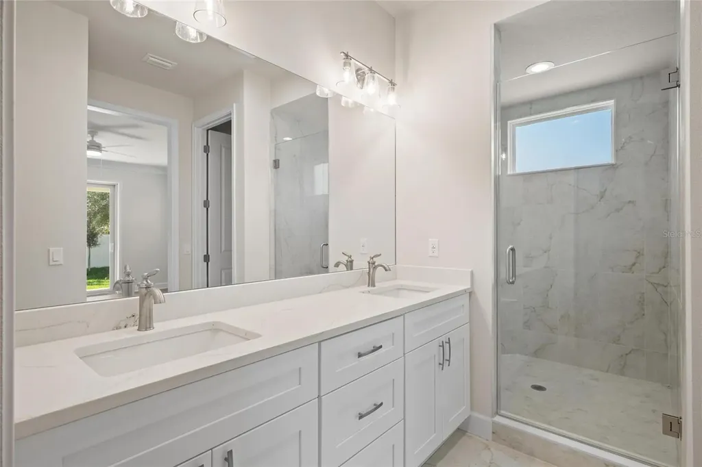 199 E Live Oak Street Tarpon Springs FL 34689