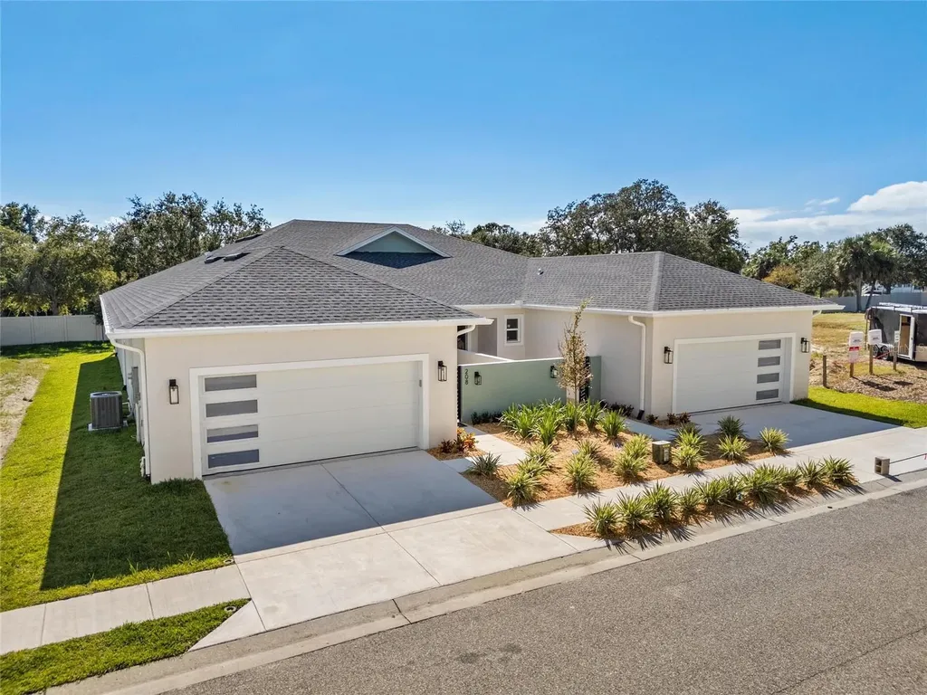 199 E Live Oak Street Tarpon Springs FL 34689