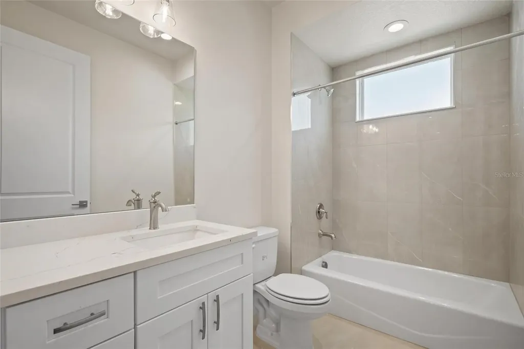 199 E Live Oak Street Tarpon Springs FL 34689