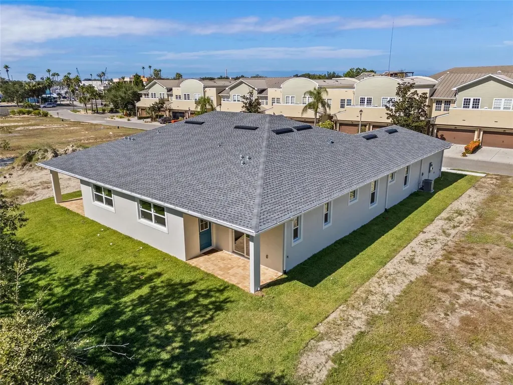 199 E Live Oak Street Tarpon Springs FL 34689