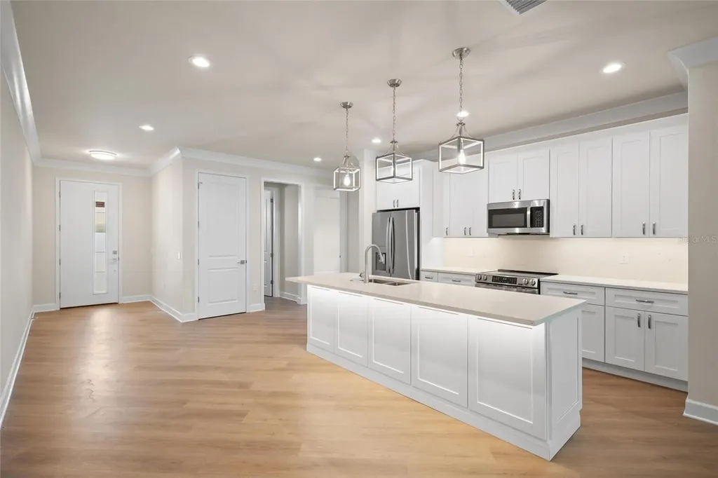 199 E Live Oak Street Tarpon Springs FL 34689