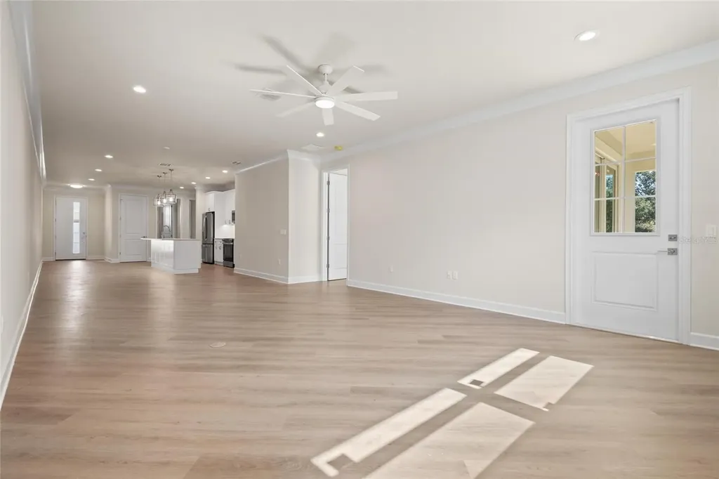 199 E Live Oak Street Tarpon Springs FL 34689