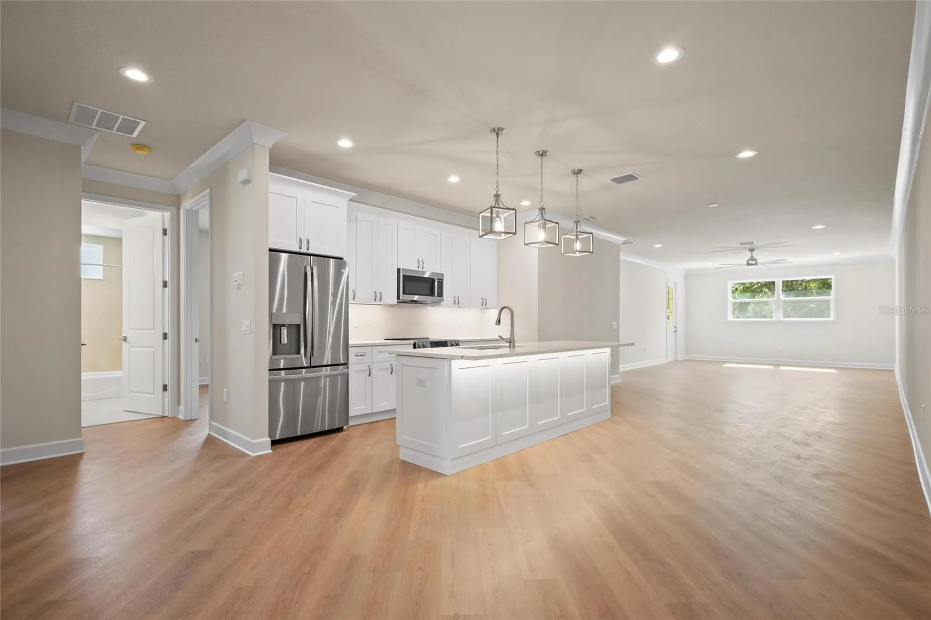 199 E Live Oak Street Tarpon Springs FL 34689