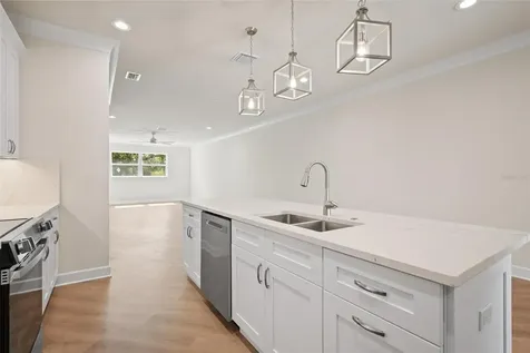 199 E Live Oak Street Tarpon Springs FL 34689