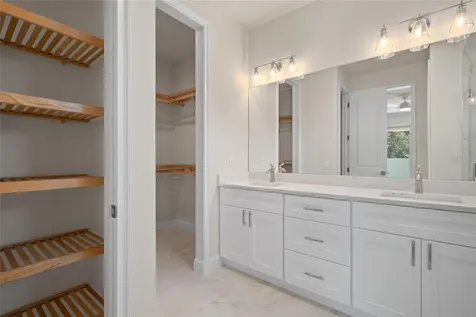 199 E Live Oak Street Tarpon Springs FL 34689