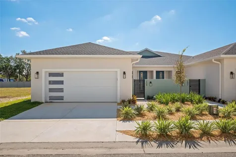199 E Live Oak Street Tarpon Springs FL 34689