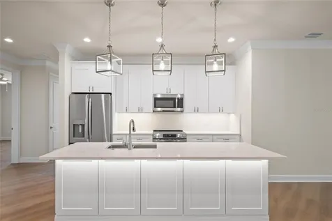 199 E Live Oak Street Tarpon Springs FL 34689