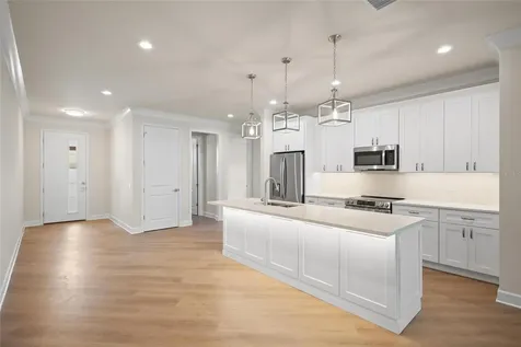 199 E Live Oak Street Tarpon Springs FL 34689