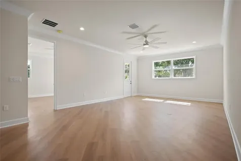 199 E Live Oak Street Tarpon Springs FL 34689