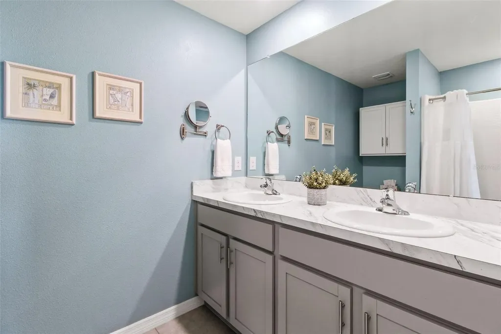 3718 Mannered Gold Avenue Bradenton FL 34208
