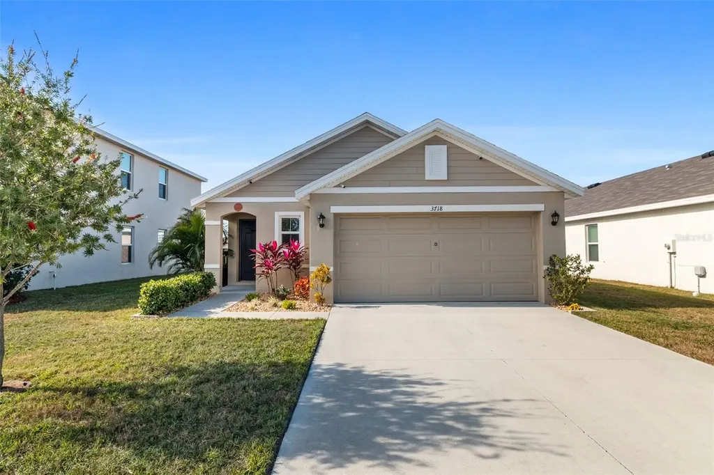 3718 Mannered Gold Avenue Bradenton FL 34208
