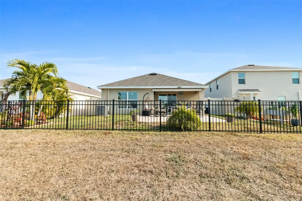 3718 Mannered Gold Avenue Bradenton FL 34208