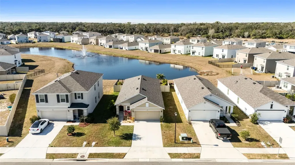3718 Mannered Gold Avenue Bradenton FL 34208
