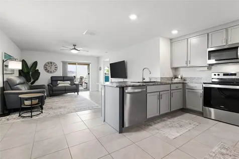 3718 Mannered Gold Avenue Bradenton FL 34208