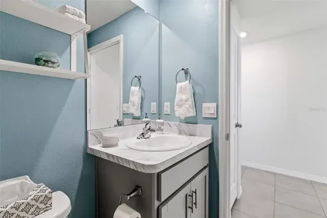 3718 Mannered Gold Avenue Bradenton FL 34208