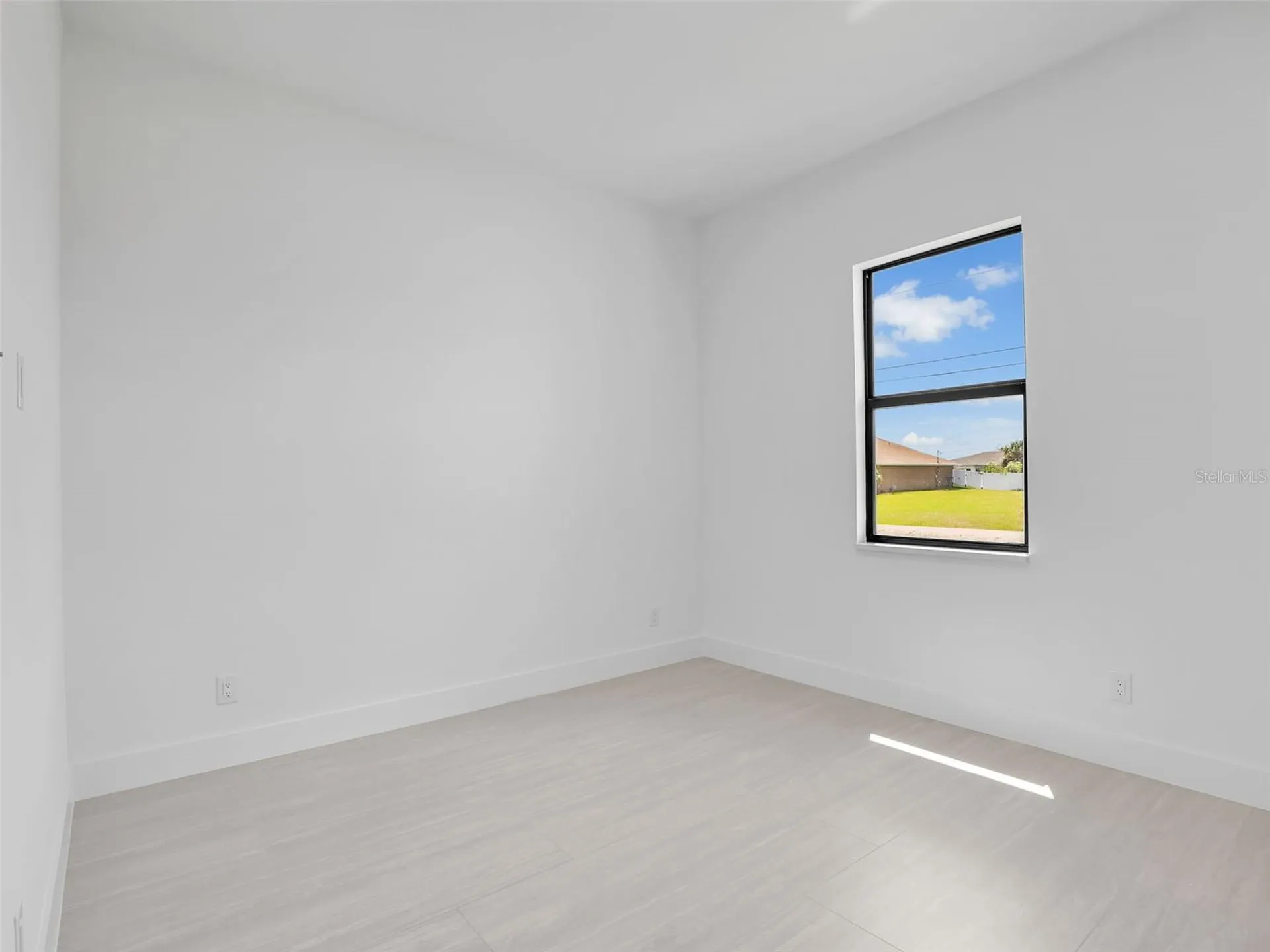 405 NW 14th Street Cape Coral FL 33993