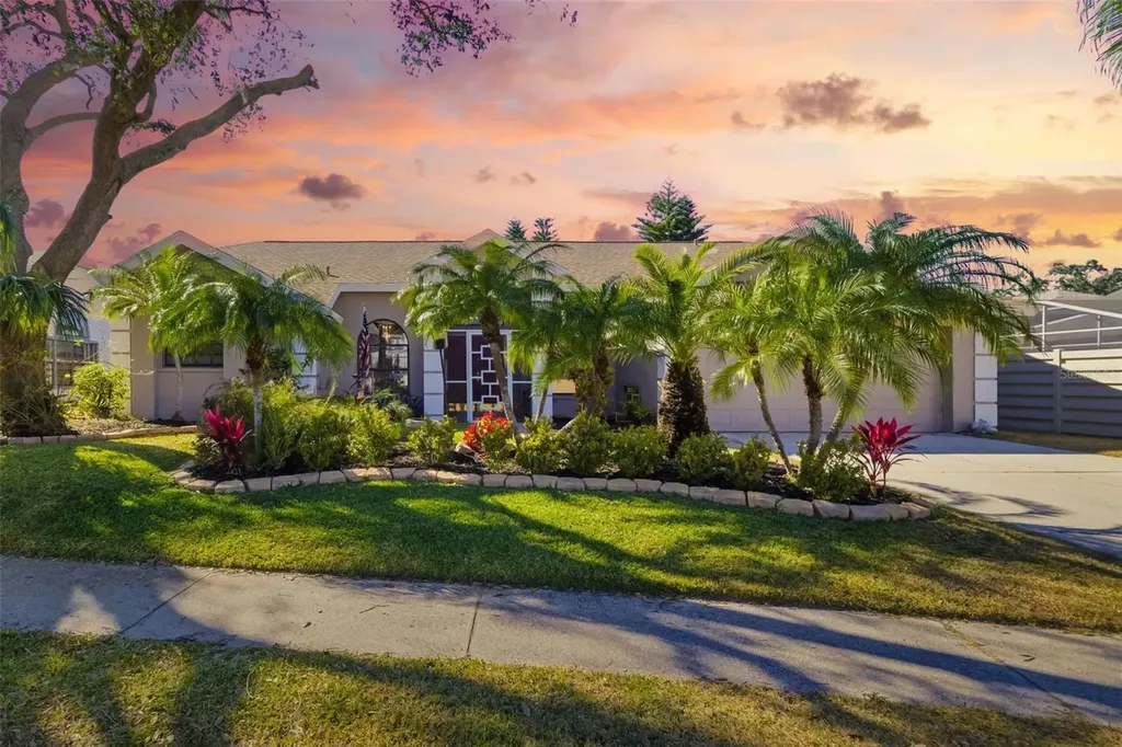 8072 Glenbrooke Lane Sarasota FL 34243