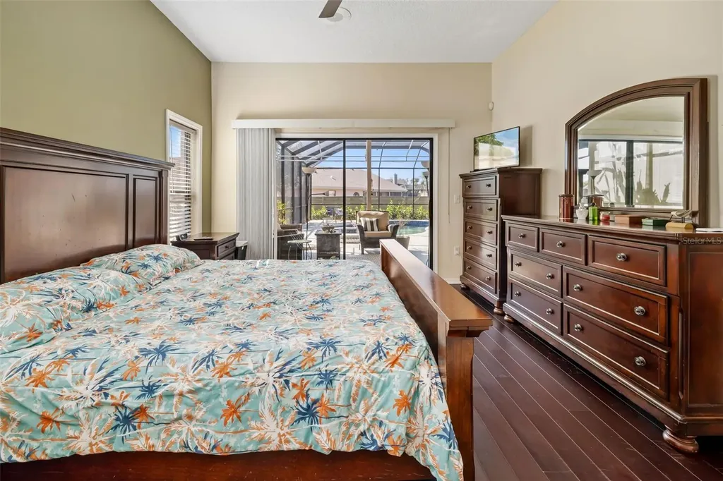 8072 Glenbrooke Lane Sarasota FL 34243