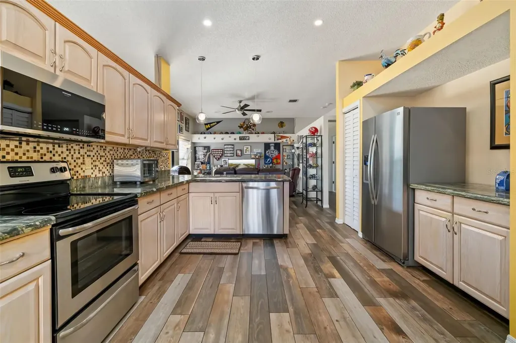 8072 Glenbrooke Lane Sarasota FL 34243
