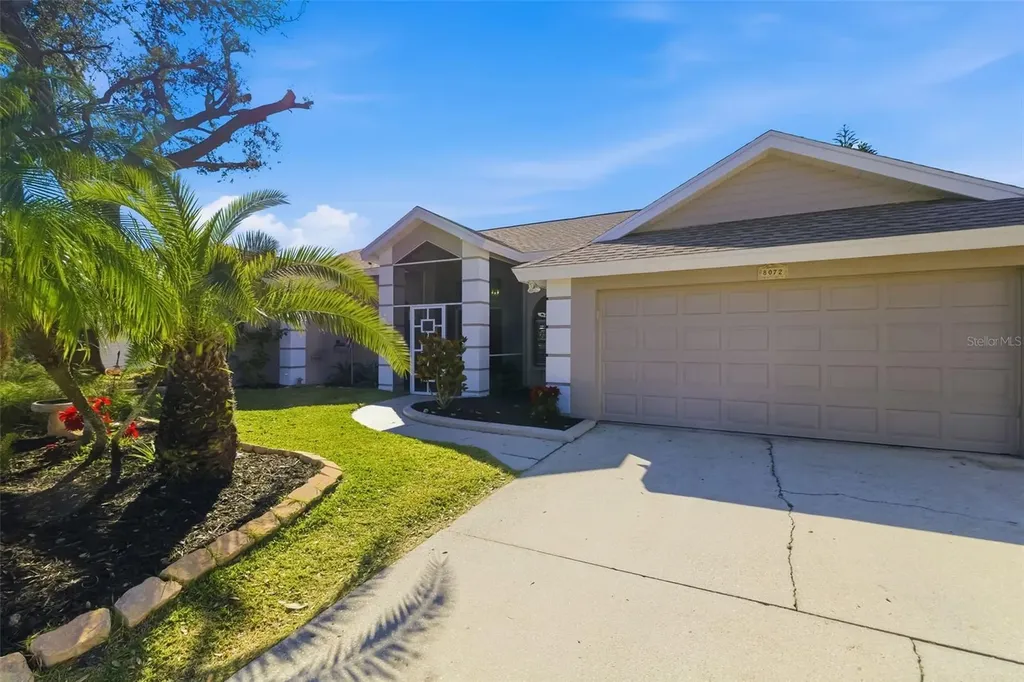 8072 Glenbrooke Lane Sarasota FL 34243