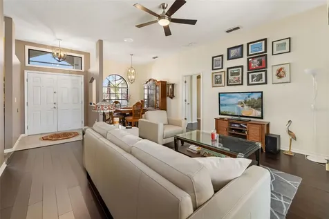 8072 Glenbrooke Lane Sarasota FL 34243