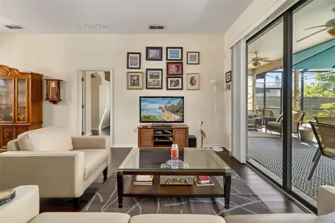 8072 Glenbrooke Lane Sarasota FL 34243