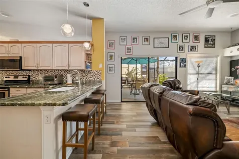 8072 Glenbrooke Lane Sarasota FL 34243