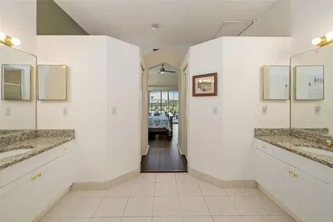 8072 Glenbrooke Lane Sarasota FL 34243