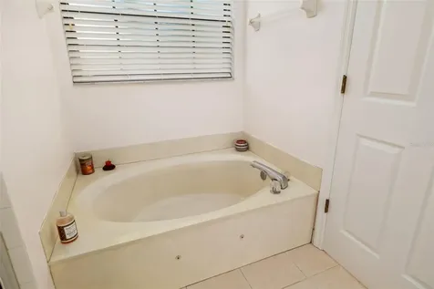 8072 Glenbrooke Lane Sarasota FL 34243