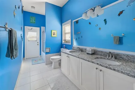 8072 Glenbrooke Lane Sarasota FL 34243
