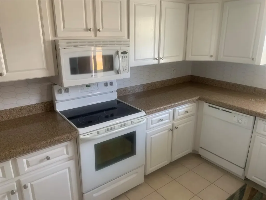 4753 Ringwood Meadow Sarasota FL 34235