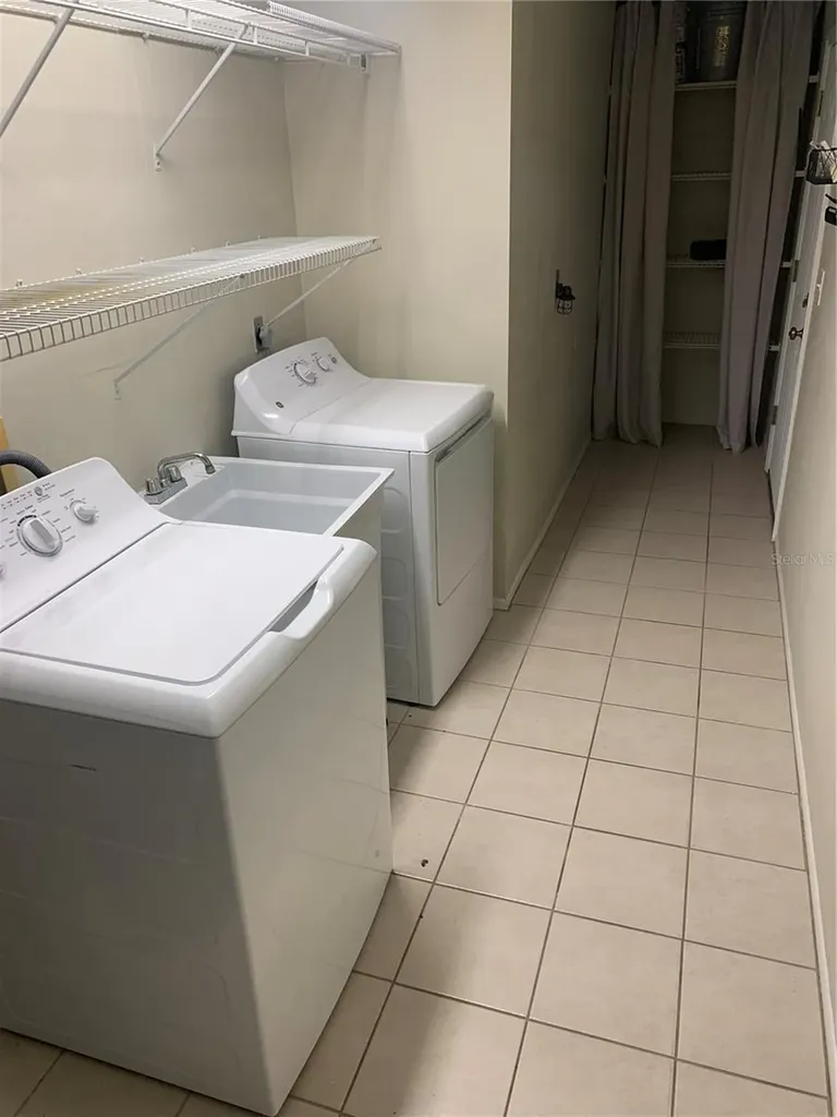4753 Ringwood Meadow Sarasota FL 34235