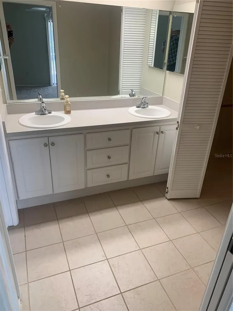 4753 Ringwood Meadow Sarasota FL 34235