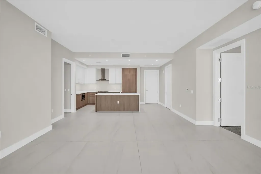 275 1st Avenue S St Petersburg FL 33701