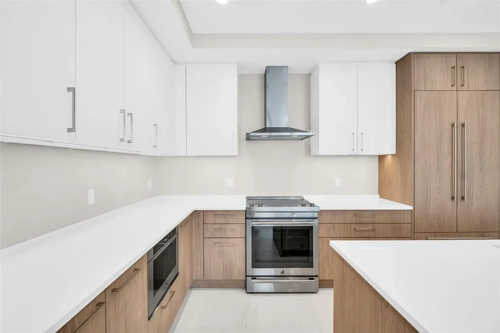 275 1st Avenue S St Petersburg FL 33701