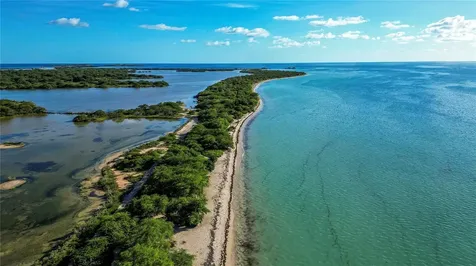 Carr 3301 Km 1.9 101 Combate Cabo Rojo PR 00623