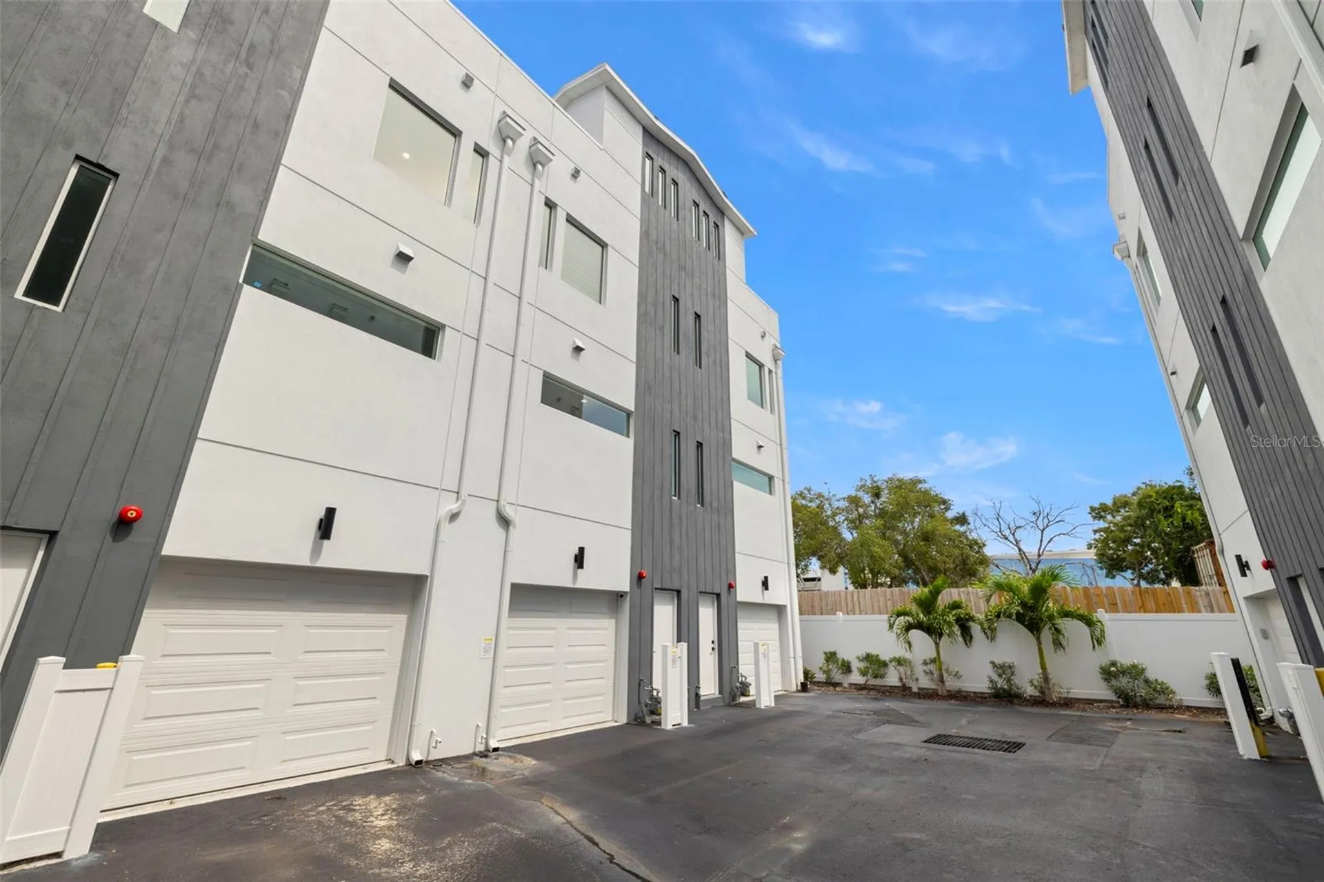 865 S 6 Avenue S St Petersburg FL 33701