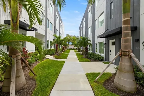 865 S 6 Avenue S St Petersburg FL 33701