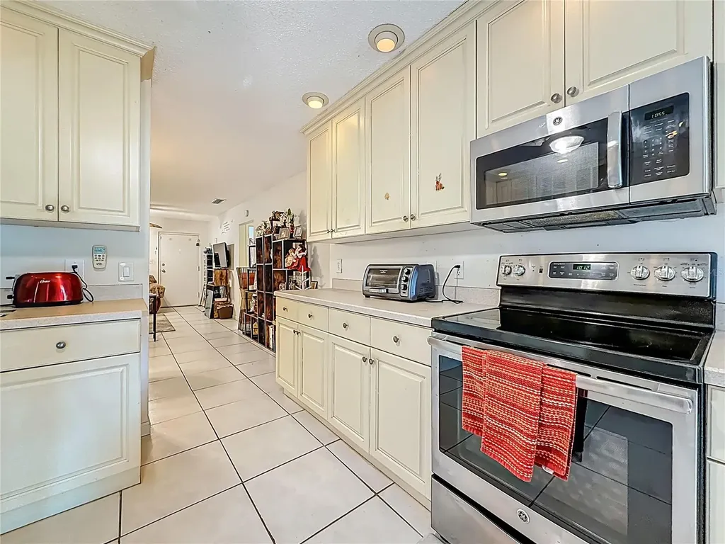1020 85th Avenue N St Petersburg FL 33702