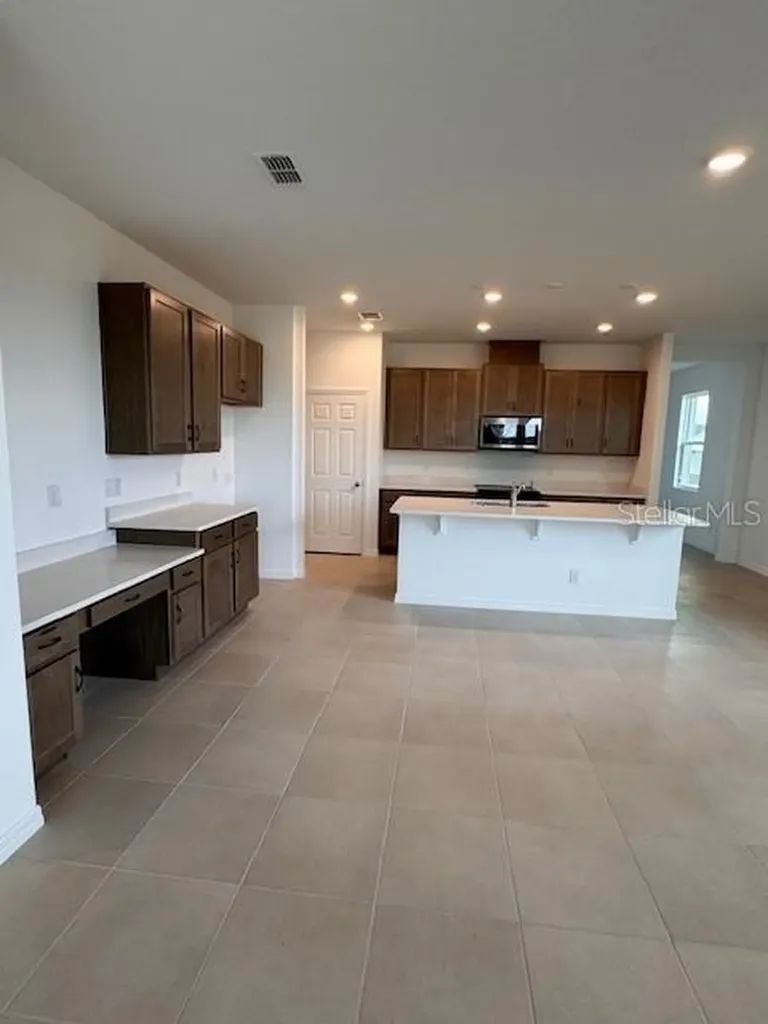 359 Ridgemark Avenue Groveland FL 34736