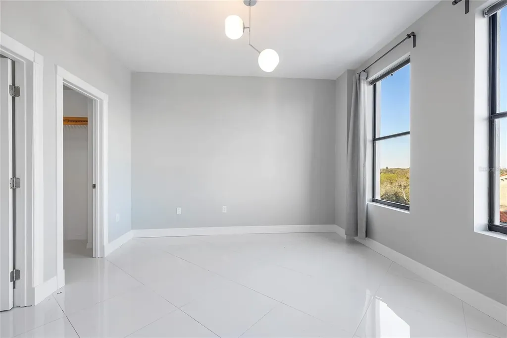 226 5th Avenue N St Petersburg FL 33701