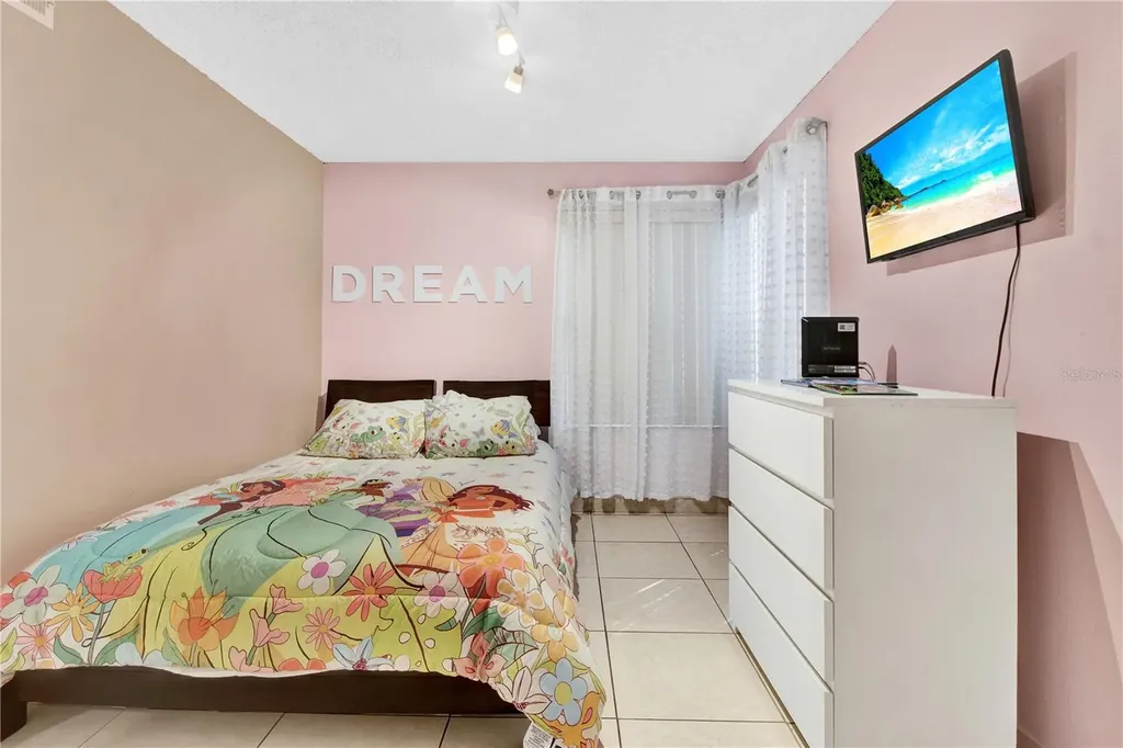 2739 N Poinciana Boulevard Kissimmee FL 34746