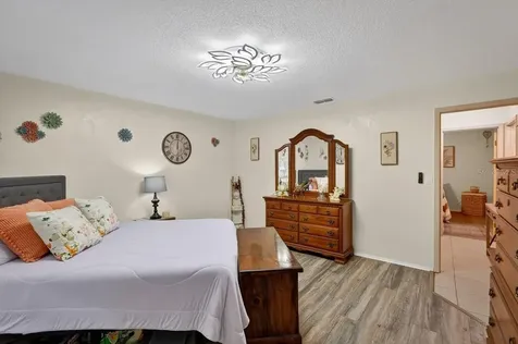 33 Lakepoint Circle Port Orange FL 32128