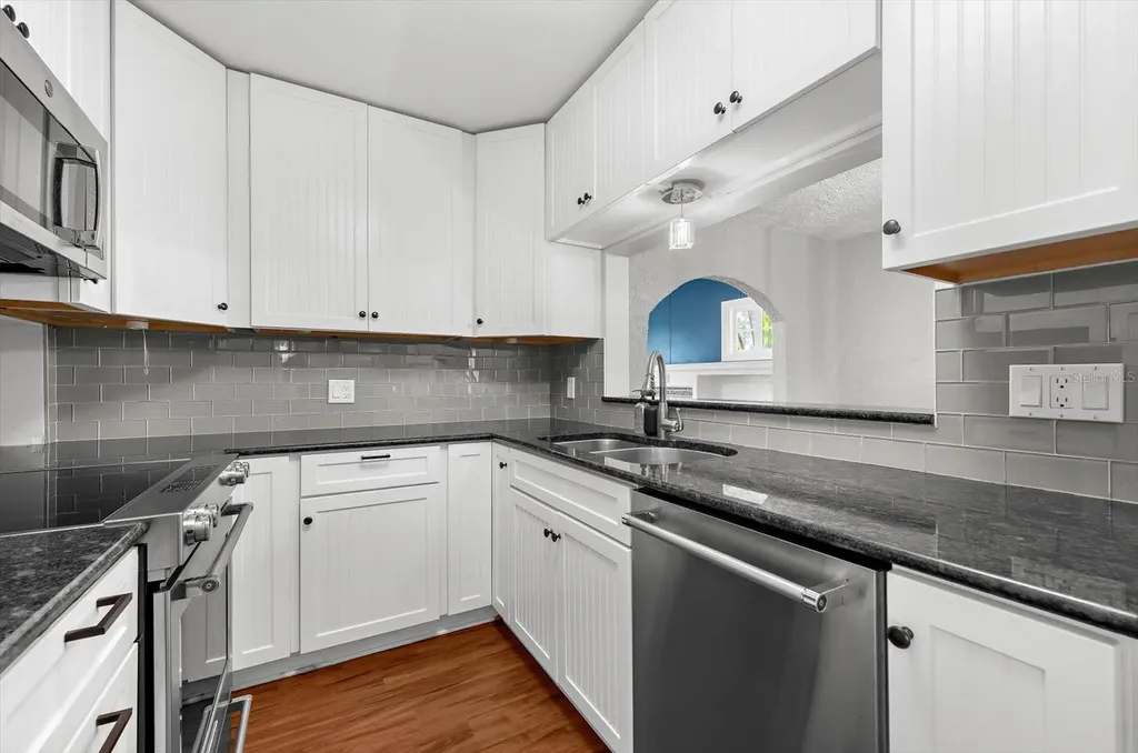 2726 8th Avenue W Bradenton FL 34205