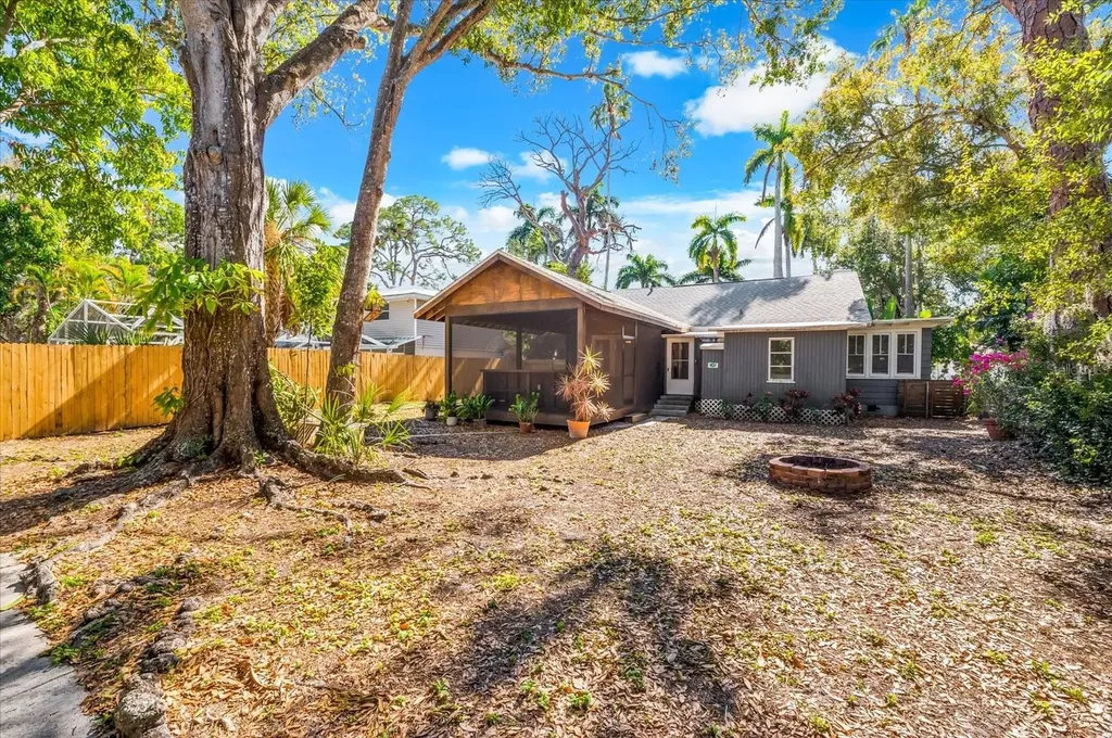 2726 8th Avenue W Bradenton FL 34205