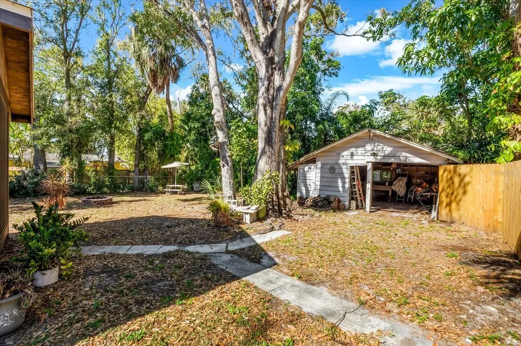 2726 8th Avenue W Bradenton FL 34205