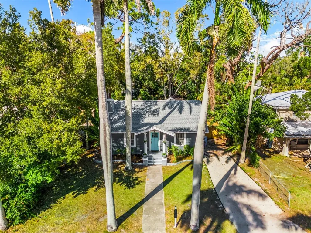 2726 8th Avenue W Bradenton FL 34205