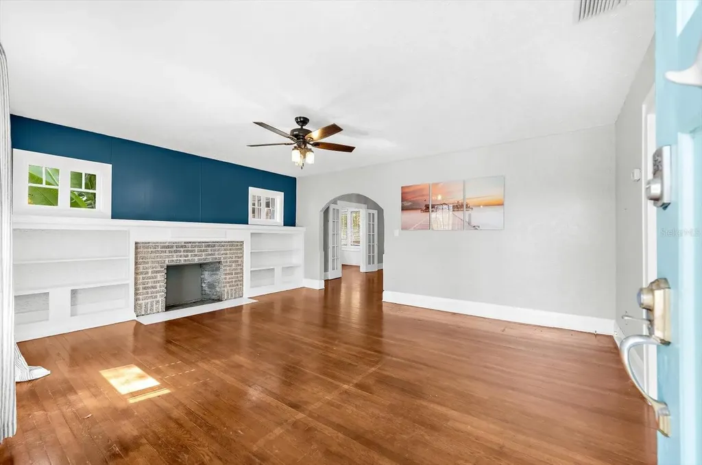 2726 8th Avenue W Bradenton FL 34205