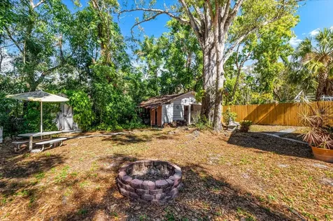2726 8th Avenue W Bradenton FL 34205