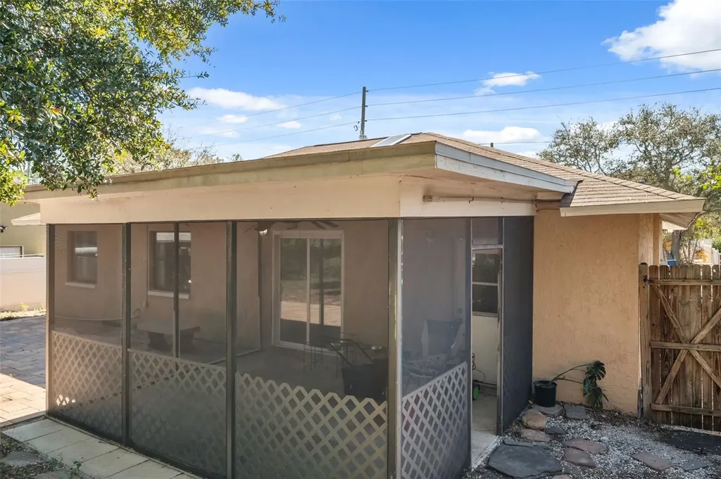 821 Pine Street Tarpon Springs FL 34689